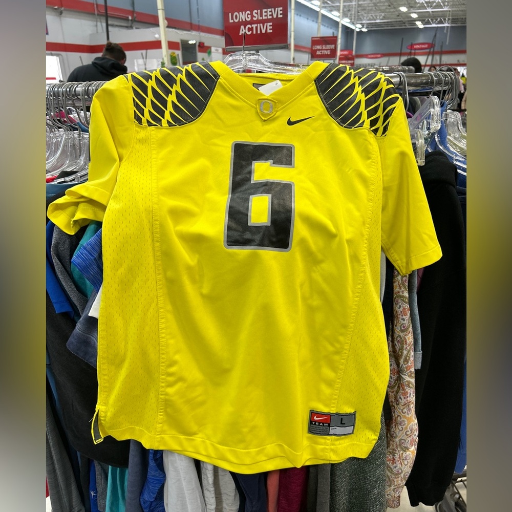 Oregon Mighty Ducks Neon green and black on shoulder Size L